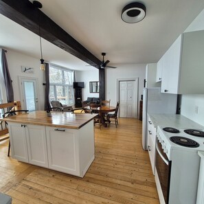 Interior - Lakefront Cottage on Private Road (Kawartha Lakes)