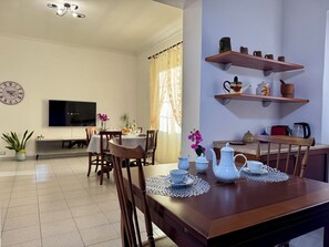 Dining - Bebe three-room apartment with private garden (La Maddalena)
