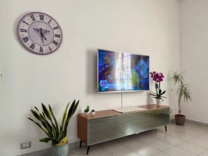 Interior - Bebe three-room apartment with private garden (La Maddalena)