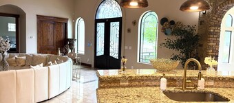 Spacious 5-bedroom Grand Estate in beautiful New Braunfels