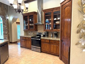 Private kitchen - Spacious 5-bedroom Grand Estate in beautiful New Braunfels (New Braunfels)
