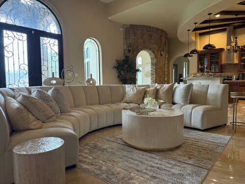 Spacious 5-bedroom Grand Estate in beautiful New Braunfels