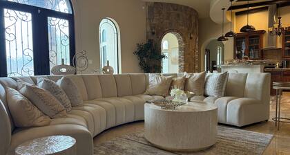 Spacious 5-bedroom Grand Estate in beautiful New Braunfels