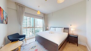 2 bedrooms, iron/ironing board, WiFi, bed sheets - Vibrant 2 Bed l The Greens l Family Retreat (The Greens)