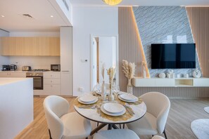 Dining - Luxe 1 Bed l City Views l near Circle Mall (Jumeirah Village Circle)