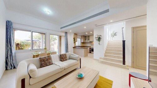 Serene 2 Bed Villa | Lush Garden l Family Friendly