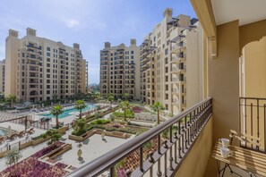 Property grounds - Luxury Living 1 Bed l Pool View l Burj Al Arab (Madinat Jumeirah Living)