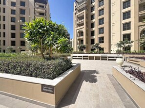 Property grounds - Luxury Living 1 Bed l Pool View l Burj Al Arab (Madinat Jumeirah Living)