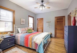 1 chambre, fer et planche à repasser, lit parapluie, Wi-Fi gratuit