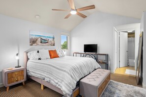 2 bedrooms, desk, iron/ironing board, free WiFi