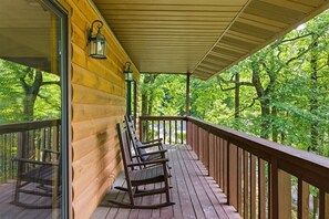 Property grounds - Unobstructed Smoky Mountain Views, Hot Tub, Pigeon Forge (Pigeon Forge)