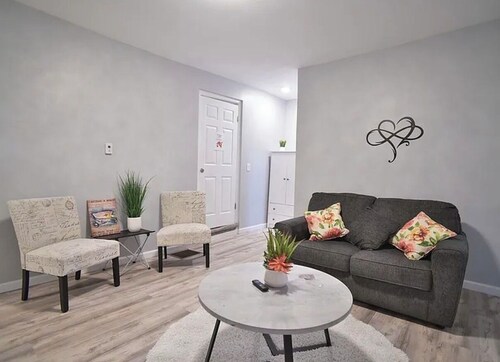 Cozy 1-bedroom studio in Spencerport with AC