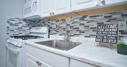 Cozy 1-bedroom studio in Spencerport with AC