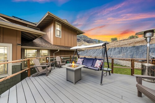 3-bedroom house in Mākaha Valley with possibility to add ADU if available