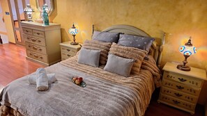 1 bedroom, iron/ironing board, free WiFi, bed sheets - Apartment on the Alhambra's Front Line, Paseo de los Tristes. Free Parking (Centro)