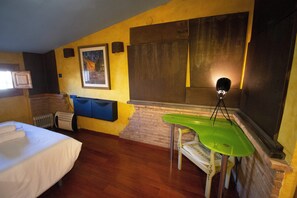 Room - Vrbo Property (Centro)