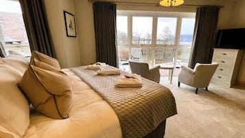 Deluxe Double Room, Hill View | Iron/ironing board, free WiFi, bed sheets