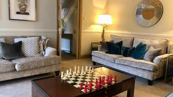 Superior Cottage, Partial Lake View | Living area