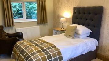 Superior Cottage, Partial Lake View