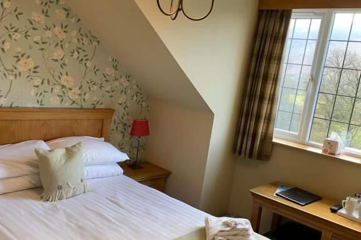 Small Double Room | 熨斗/熨衣板、免費無線上網、床單