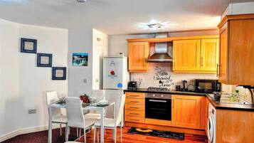 Apartment, 2 Bedrooms | Interior