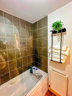 Appartement, 2 chambres | Salle de bain