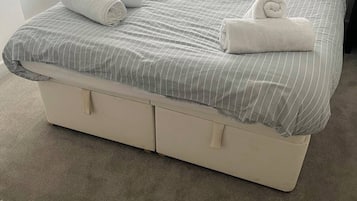 House, 2 Bedrooms, Patio