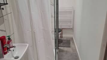 House, 2 Bedrooms, Patio | Bathroom