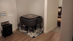 Dining - Agape Hub Holiday Home (Nottingham)