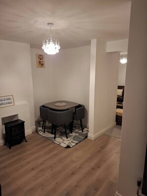 Dining - Agape Hub Holiday Home (Nottingham)