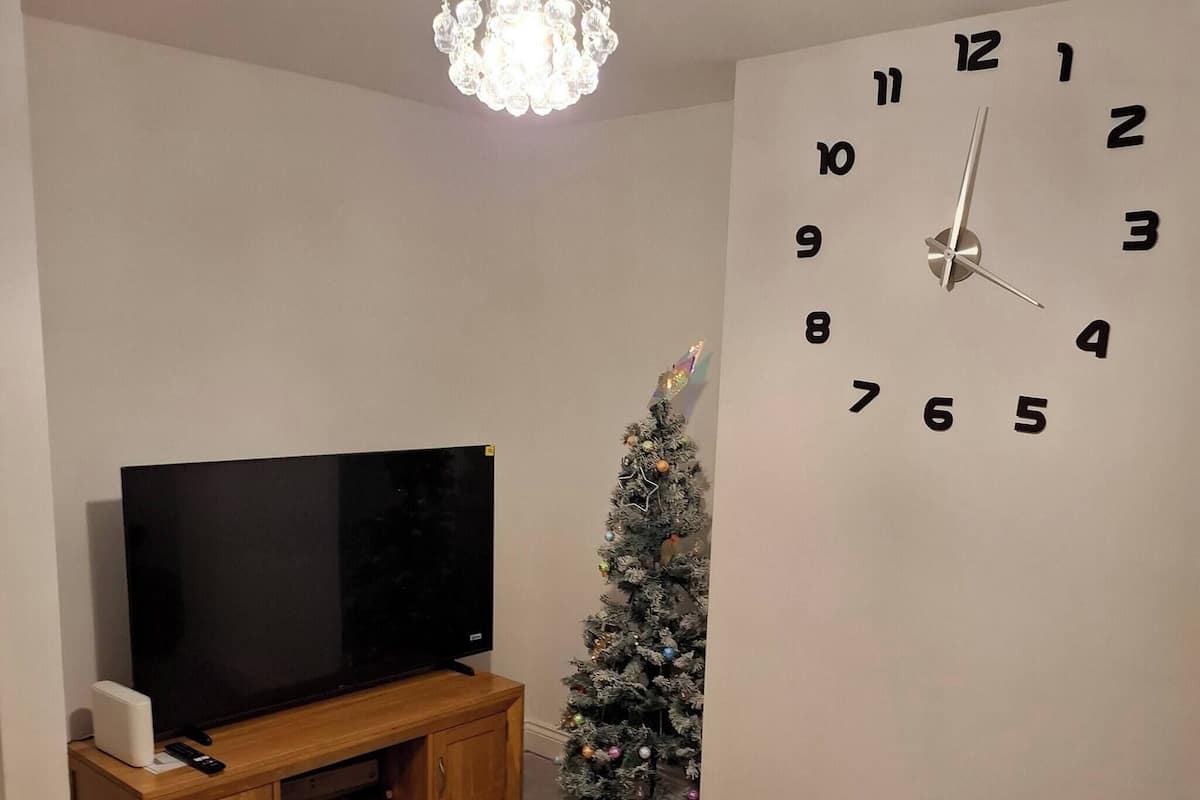 House, 2 Bedrooms, Patio | Living room