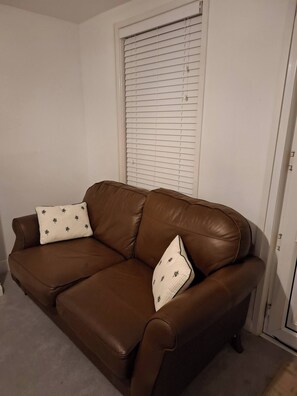 House, 2 Bedrooms, Patio | Living area