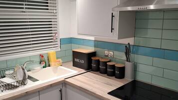 Nhà, 2 phòng ngủ, sân hiên | Nội thất