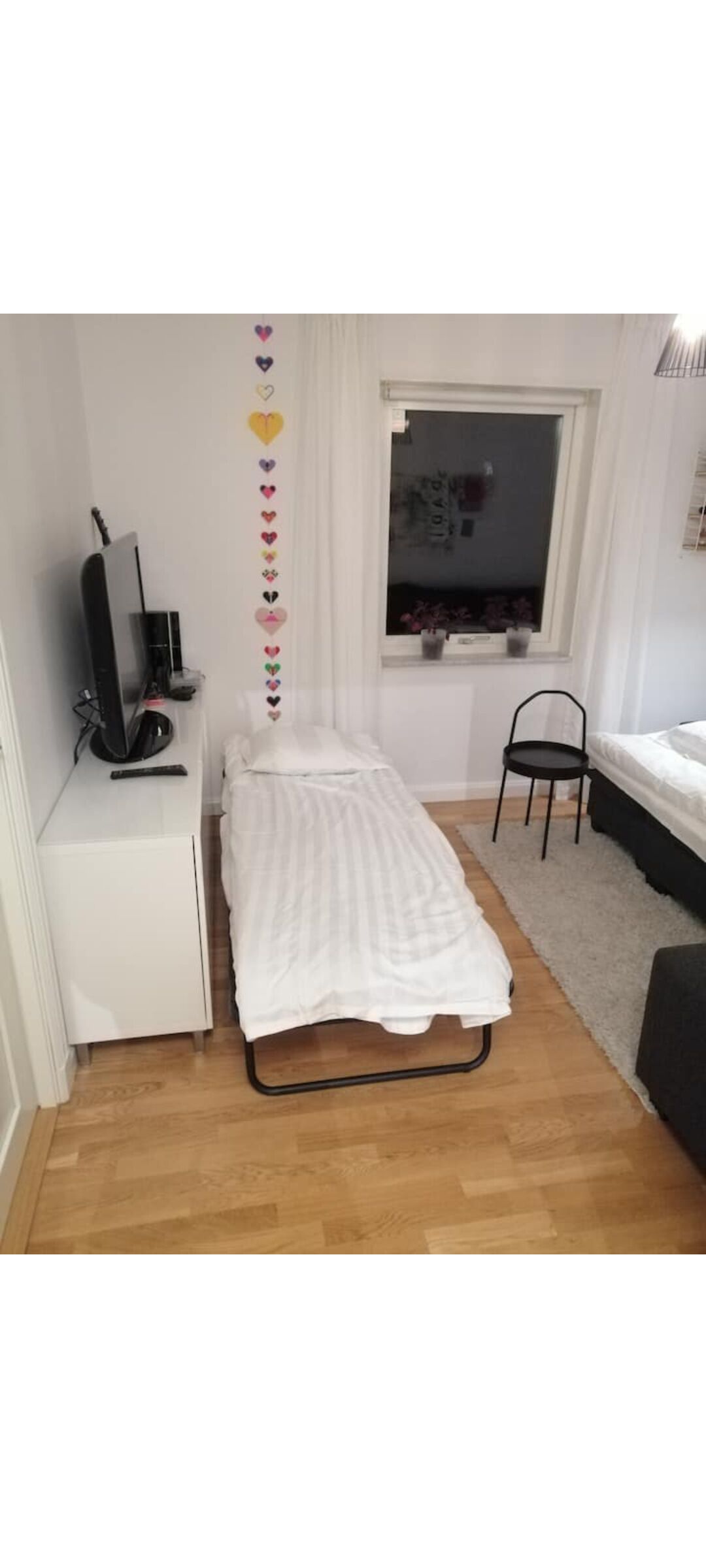 4 bedrooms, desk, iron/ironing board, free WiFi