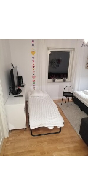 4 chambres, bureau, fer et planche à repasser, accès au Wi-Fi (inclus)