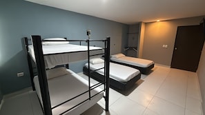 Economy Quadruple Room - hotel once11 (MONTERREY)