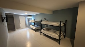 Economy Quadruple Room - hotel once11 (MONTERREY)