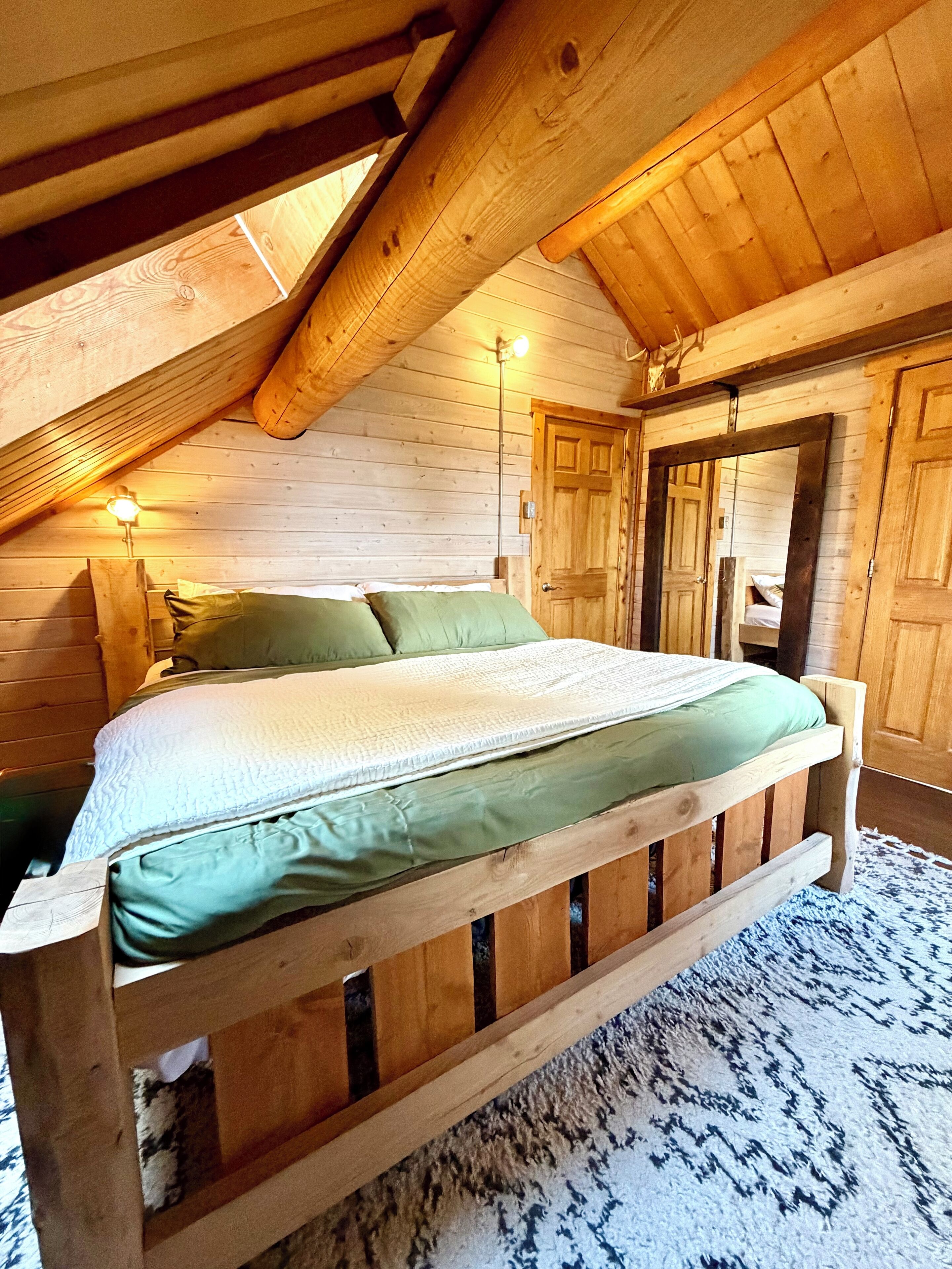 3 slaapkamers, een strijkplank/strijkijzer, wifi, beddengoed