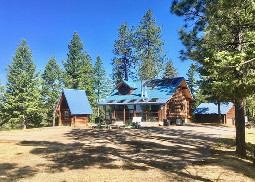 Ridgeline Retreat: Entire Home