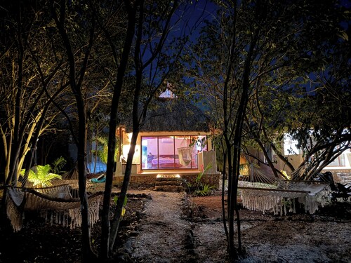 Quiet Mayan Magic Town Retreat: Wake to Birds & Open-Air Serenity
