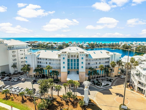 Carillon Beach Condo, 5th Floor, Gulf & Lake Views! Steps From Beach! 4 Pools!
