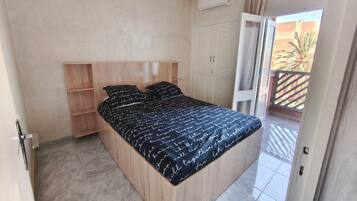 3 chambres, fer et planche à repasser, Wi-Fi gratuit, draps fournis