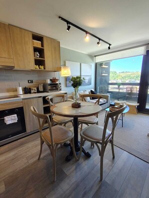 Dining - HOM I Wifi, Parking, Calefaccion, Cerca del Centro (Puerto Varas)