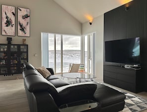 Smart TV, chimenea, videojuegos y reproductor de DVD