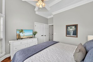 3 slaapkamers, een bureau, een strijkplank/strijkijzer, gratis wifi