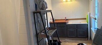 Adorable 2-bedroom house with AC in charming Pflugerville