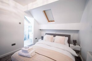 3 bedrooms - Free Parking - Hayes - Heathrow - Luxe 3BR Family -contractor Stay (Hayes)