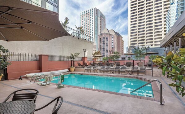 Pool - Prime Downtown Seattle Location- Historic Hotel- perfect for summer in the city (Seattle)