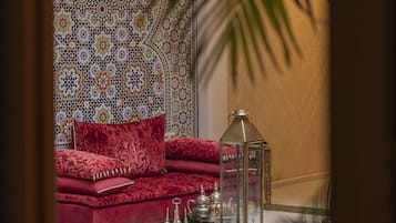 Comfort Suite, Patio | Interior