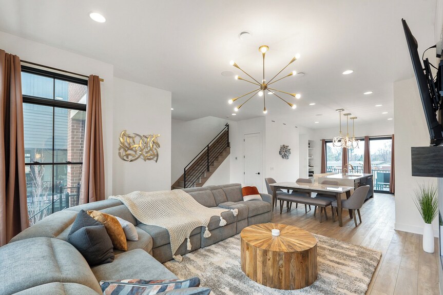 Upscale 3br Townhome Walk To Shops & The Monon! - 卡梅爾